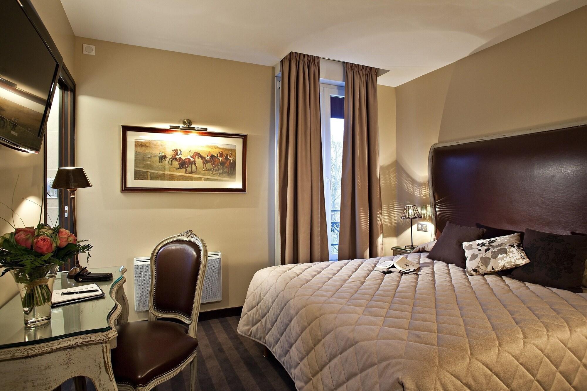 Hotel Grand Continental 4*